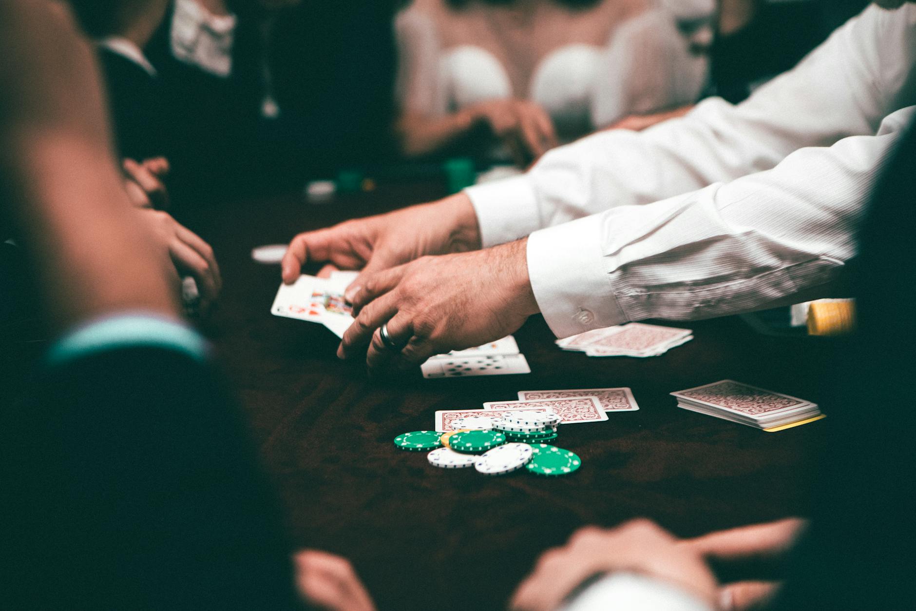 Bảng trả thưởng là nơi nên xem đầu tiên nếu bạn muốn hiểu game đang trả thưởng theo cơ chế nào.